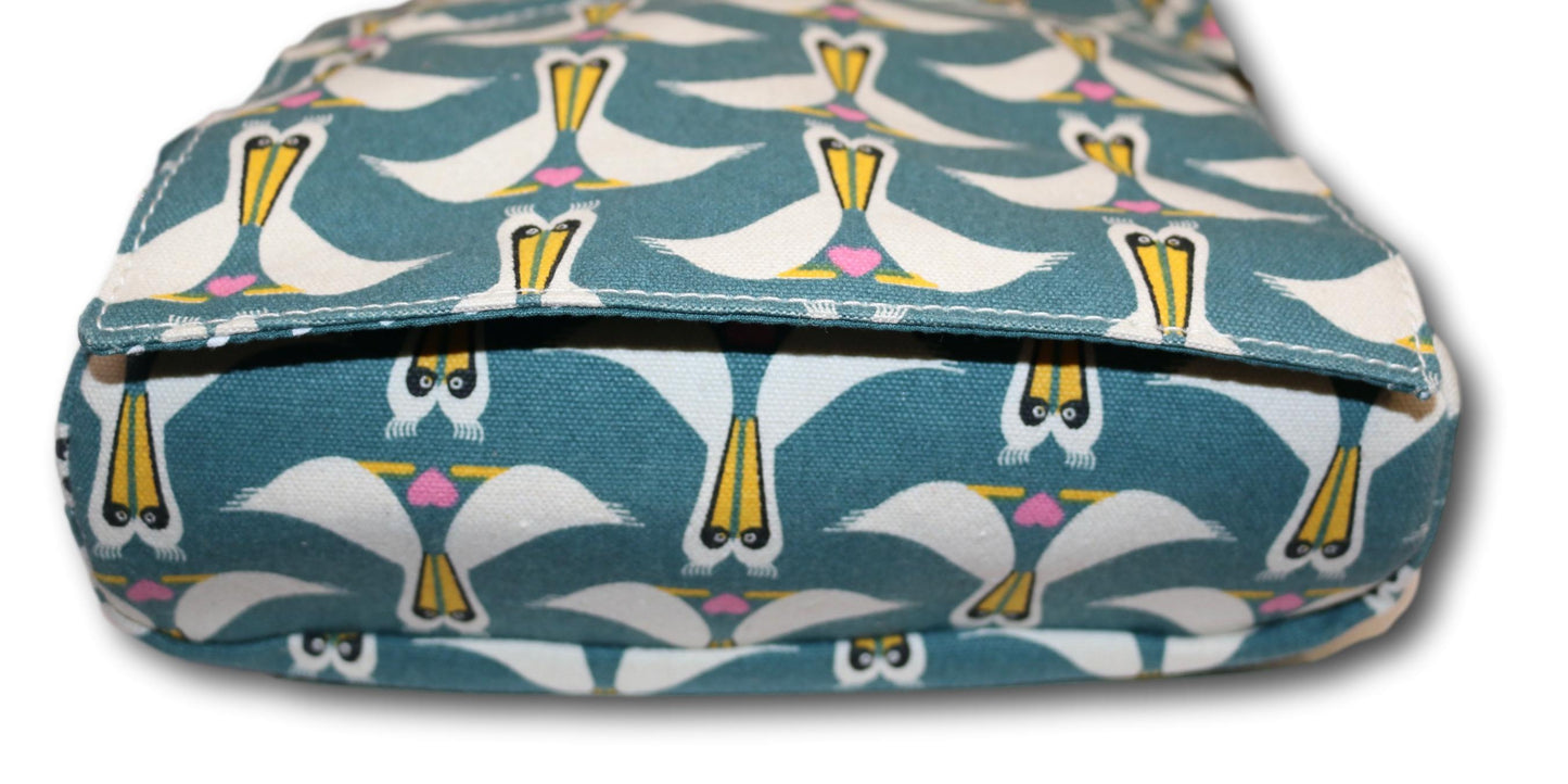 Small Messenger Bag Pelican